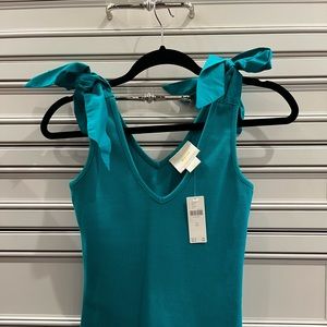 Bow-tie top never used with tag